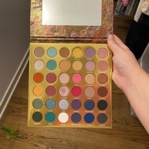 Doja Cat Eyeshadow Palette